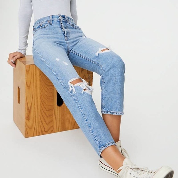 Levi's Premium Wedgie Icon Fit Authentically Yours Distressed Button Fly Sz. 34 - Picture 1 of 11